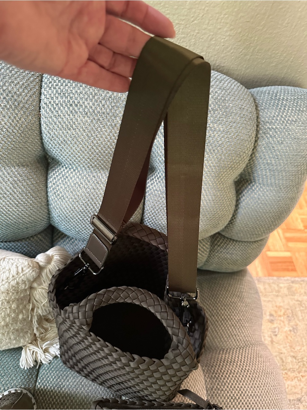 Naghedi GREEN Woven Crossbody with Detachable Pouch - Picture 2 of 4